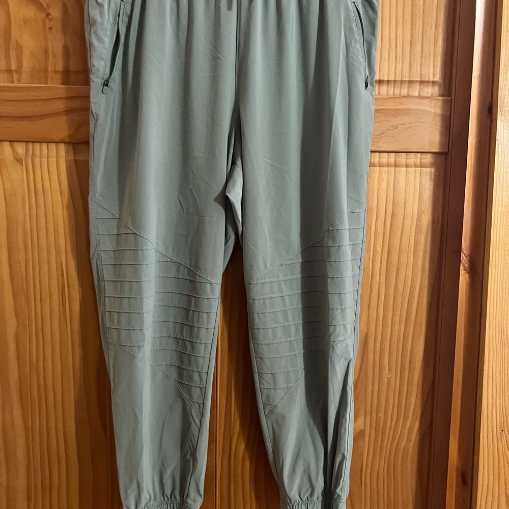Women’s Olive Green Lightweight Jogger Pants